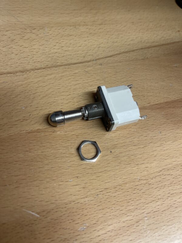 Toggle switch R-0-R